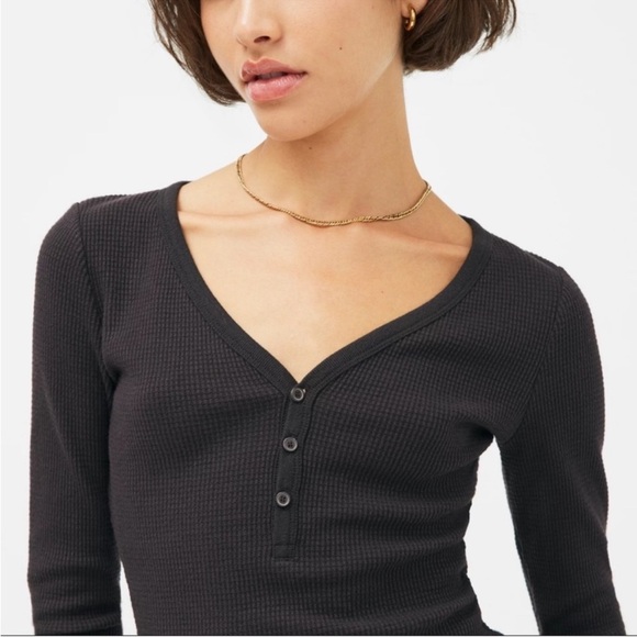 Aritzia TNA Waffle Henley Long Sleeve - Picture 2 of 4